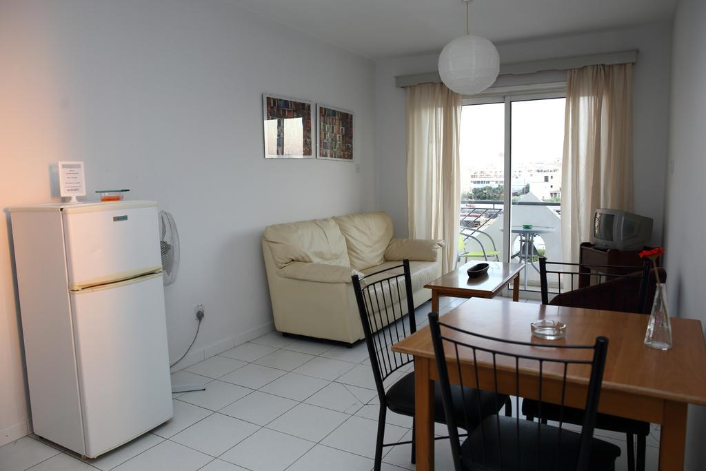 Alora Apartments Larnaca Exterior photo