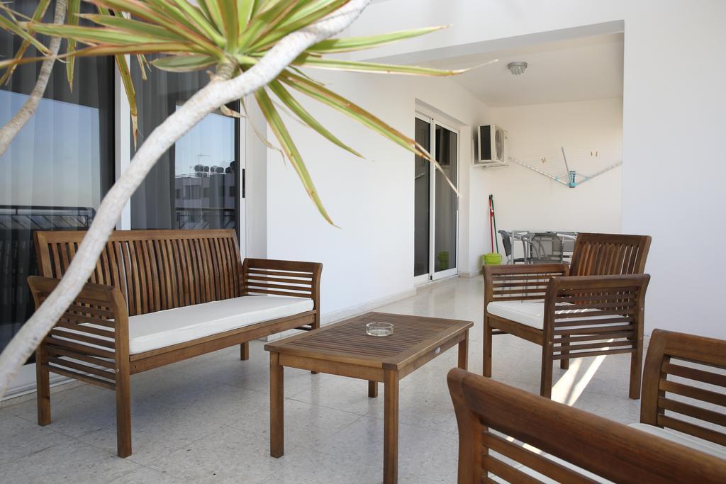 Alora Apartments Larnaca Exterior photo