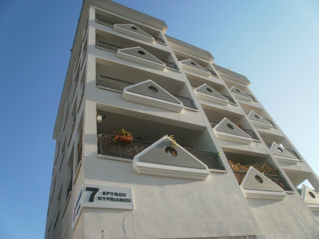Alora Apartments Larnaca Exterior photo