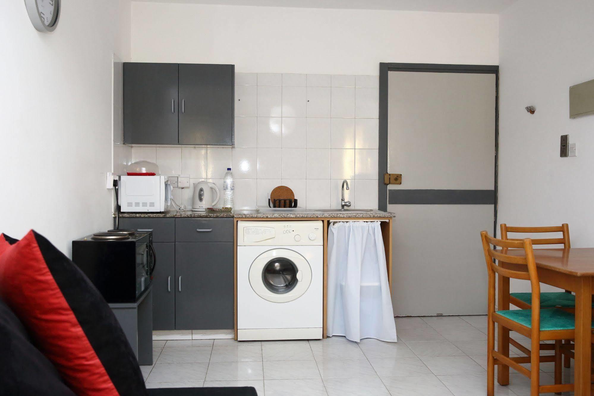 Alora Apartments Larnaca Exterior photo