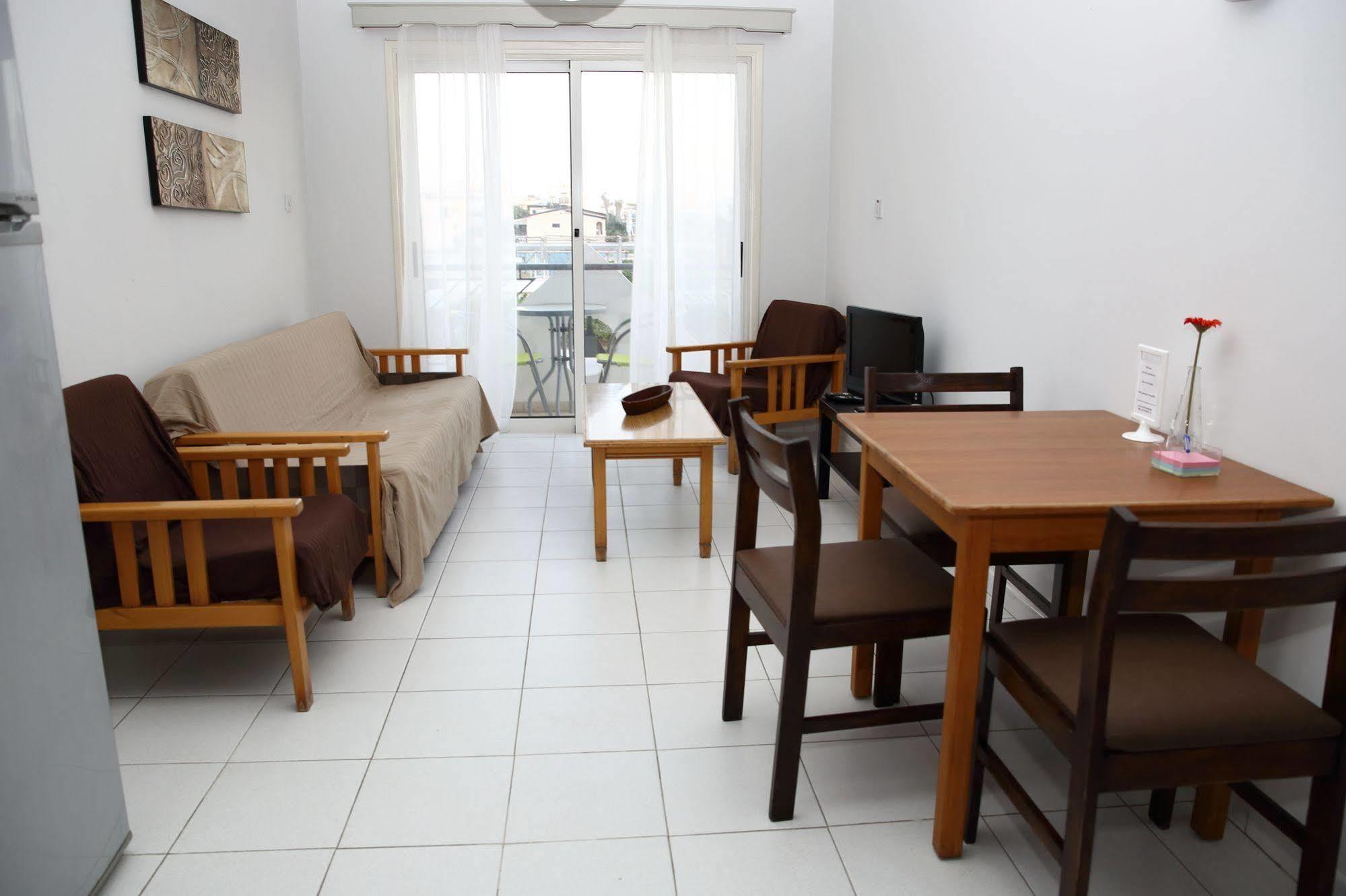 Alora Apartments Larnaca Exterior photo