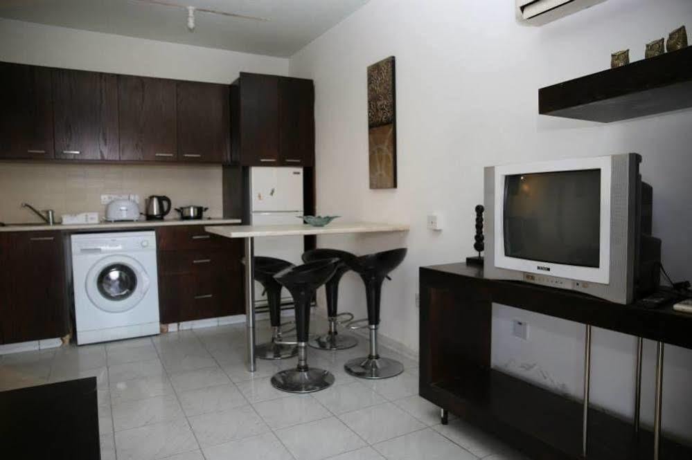 Alora Apartments Larnaca Exterior photo