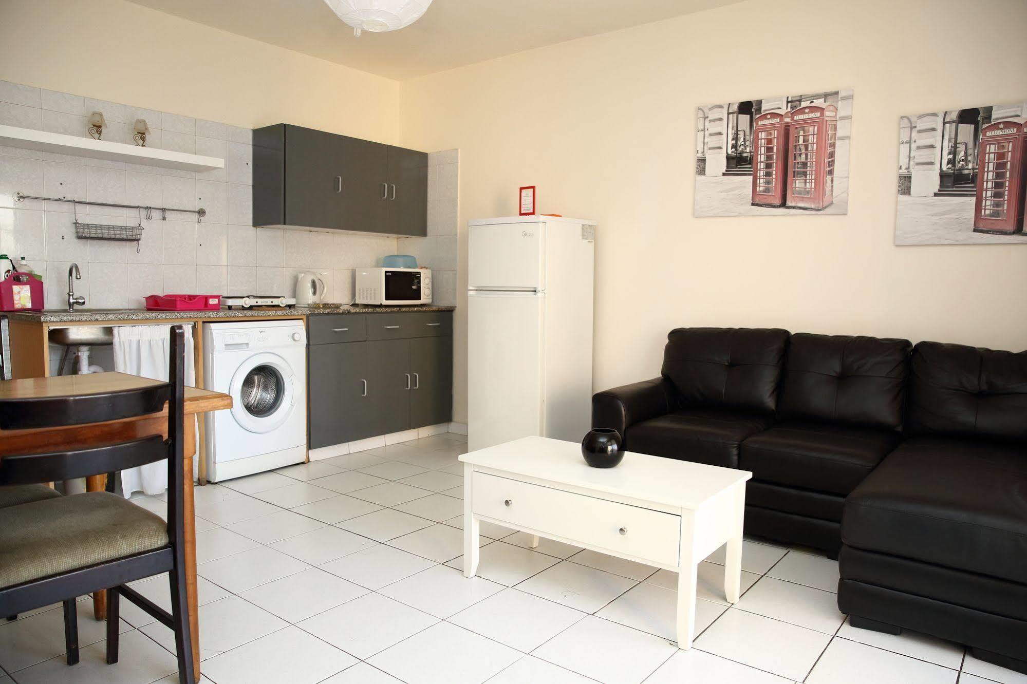 Alora Apartments Larnaca Exterior photo